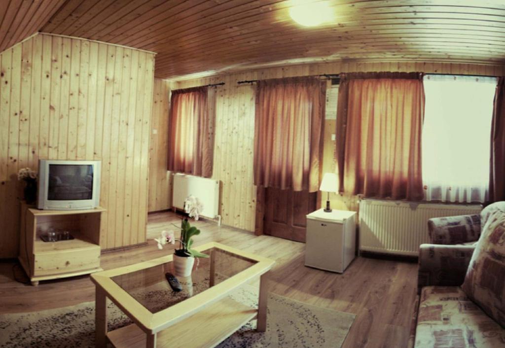 Csatari Pensiune Praid Exteriör bild